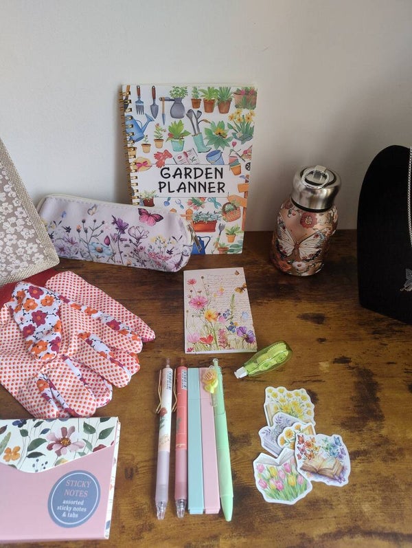 Beautiful Gardner's gift bundle