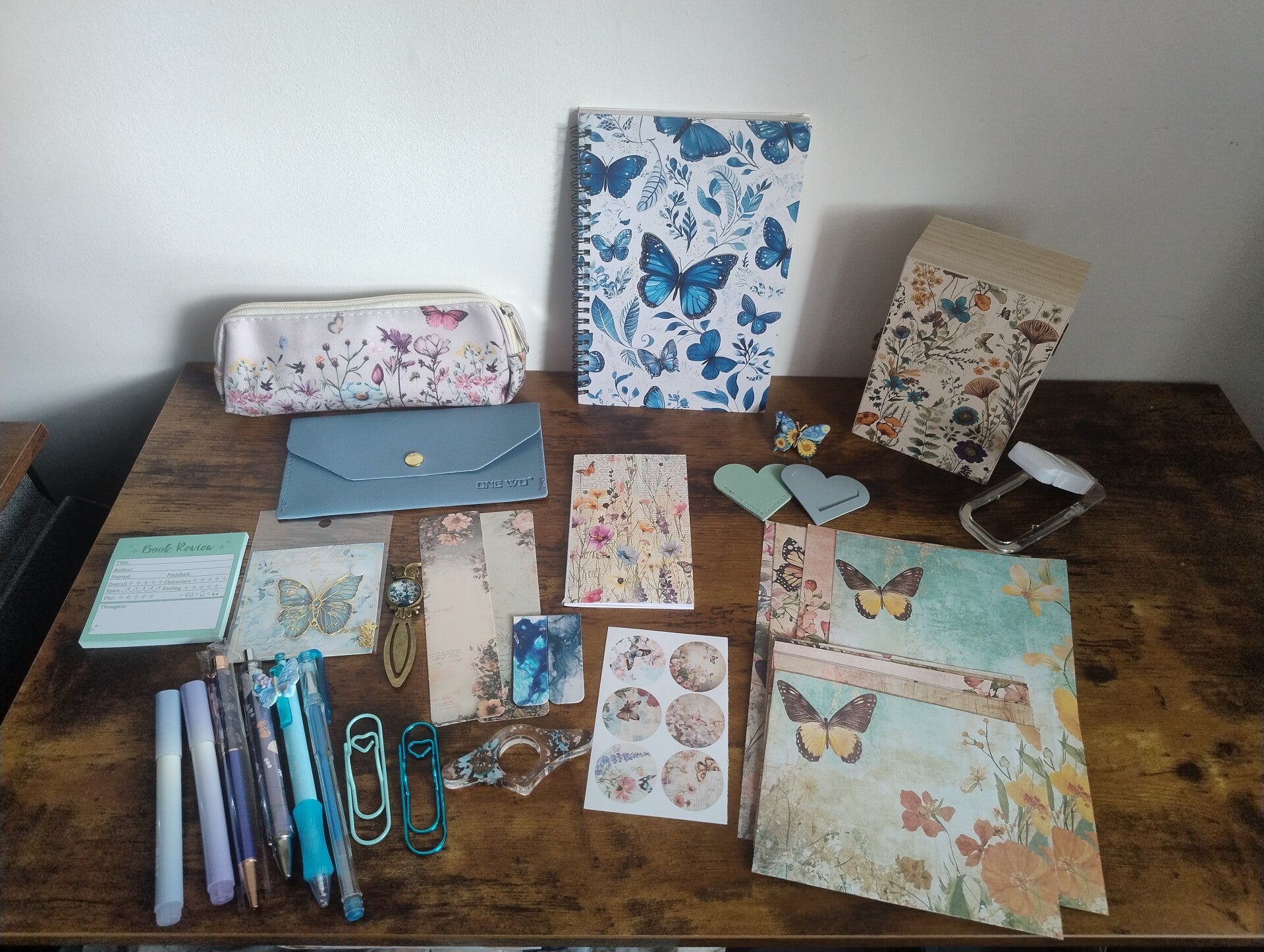 Butterflies and flowers reading and writing bundle