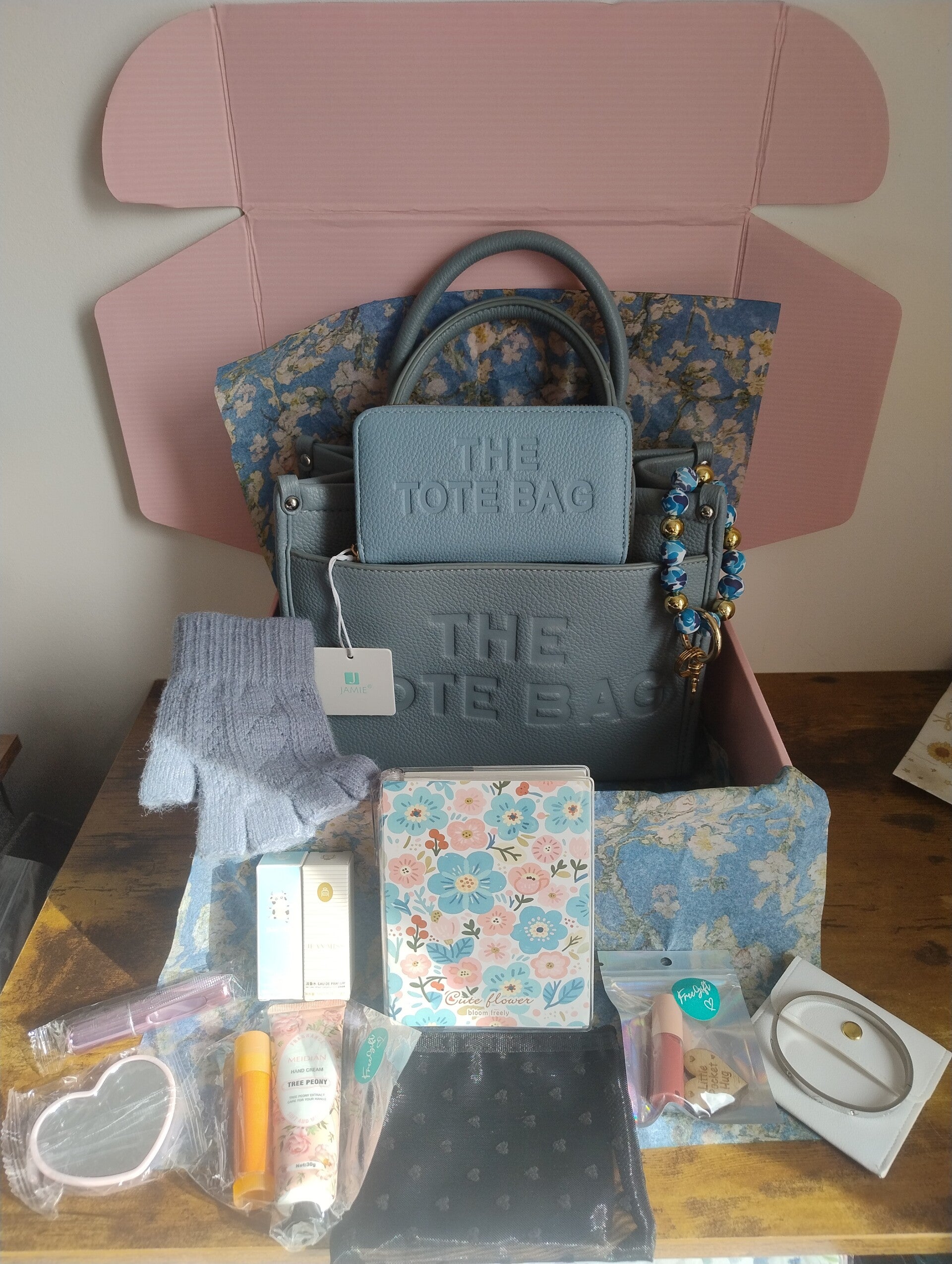 Blue tote bag gift set