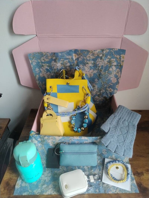 Bucket bag gift bundle.