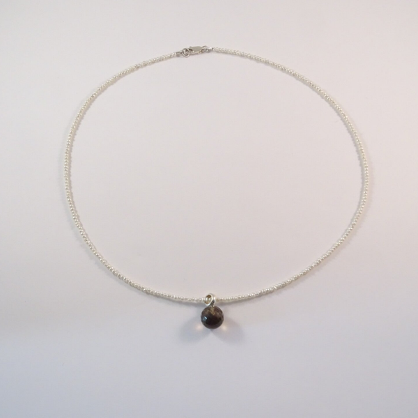 Parelcollier met rookkwarts hanger en zilveren sluiting