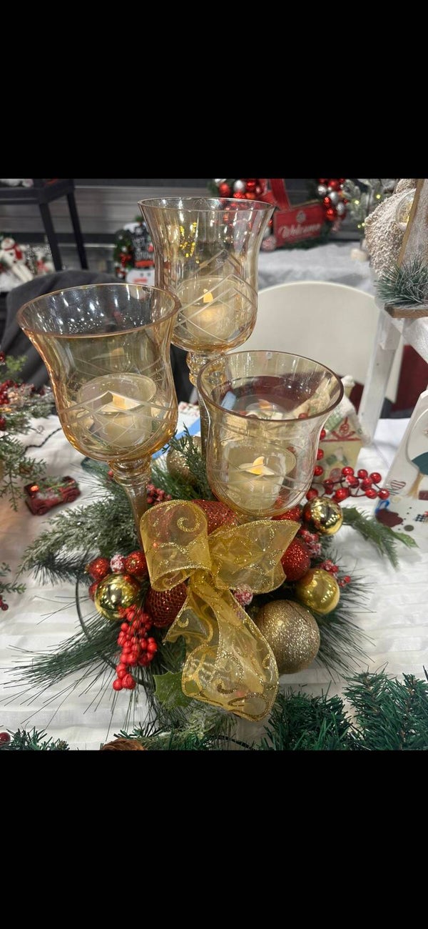 3 Gold Wine Glass Arrangement