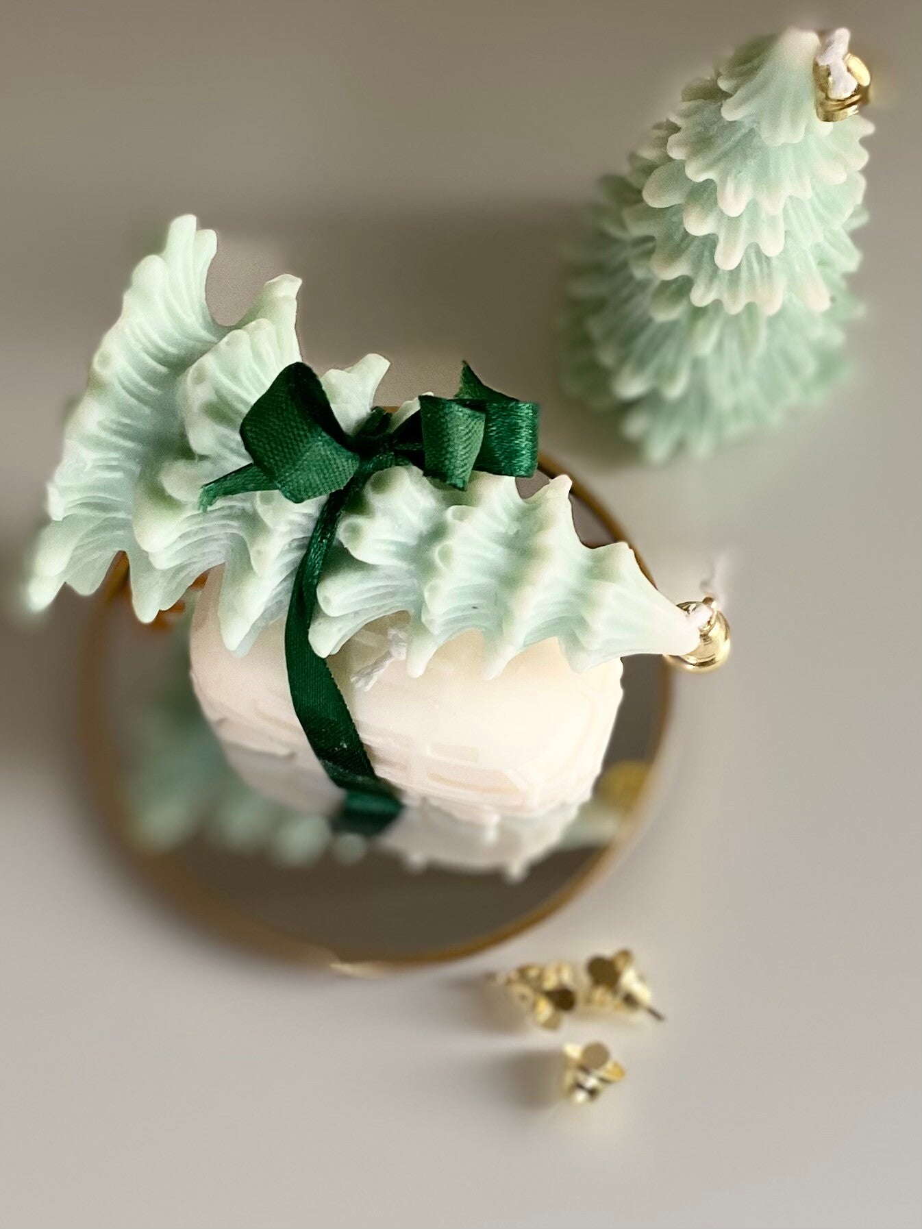 Auto met kerstboompje