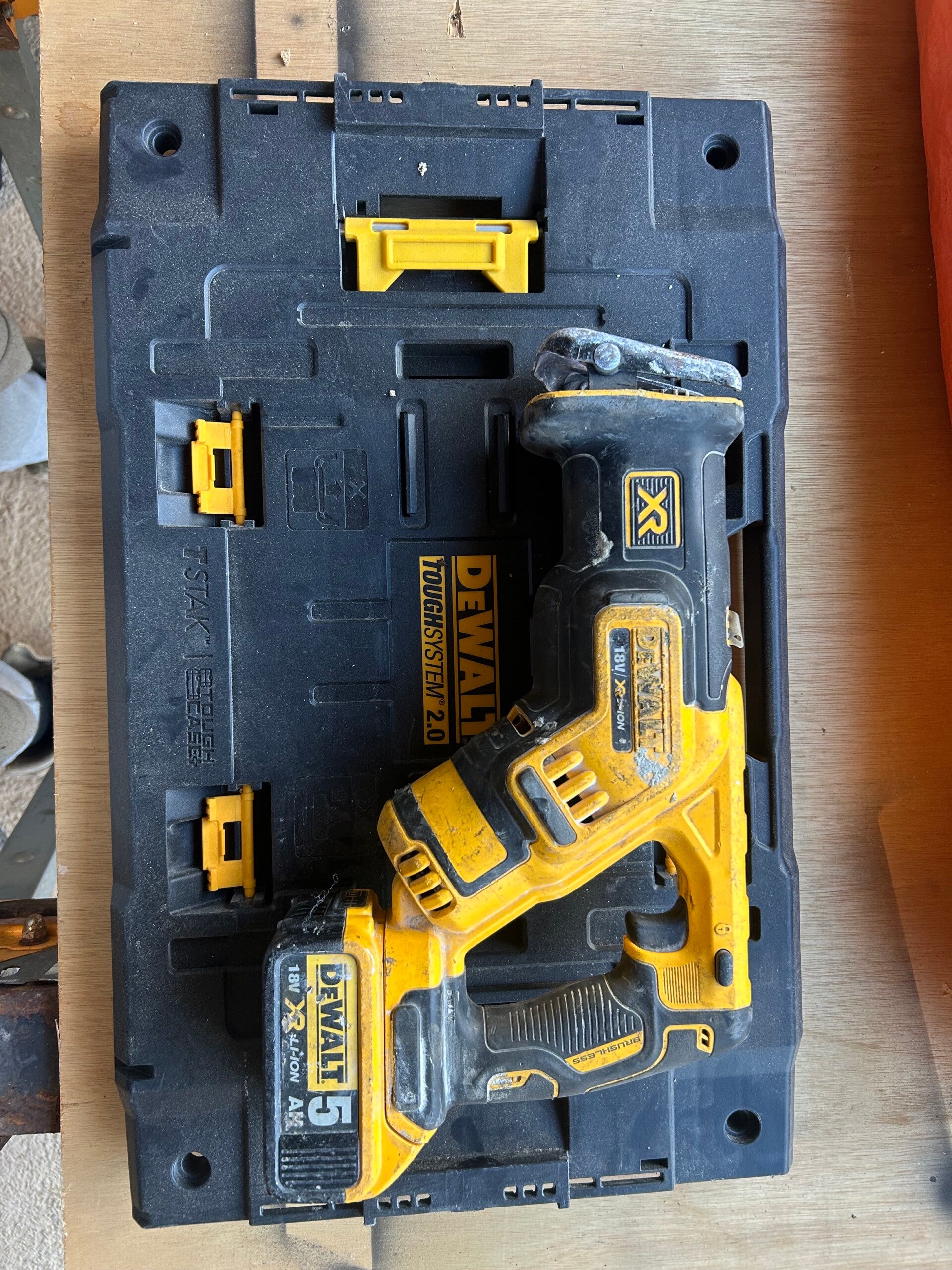 FIANZA 80€ Alquiler Sierra de Sable DeWalt XR 18V Priego de Córdoba