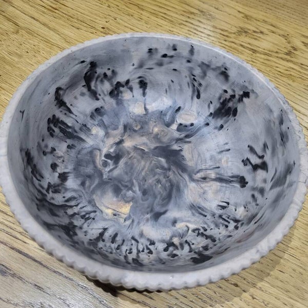 Récipient ovale strié