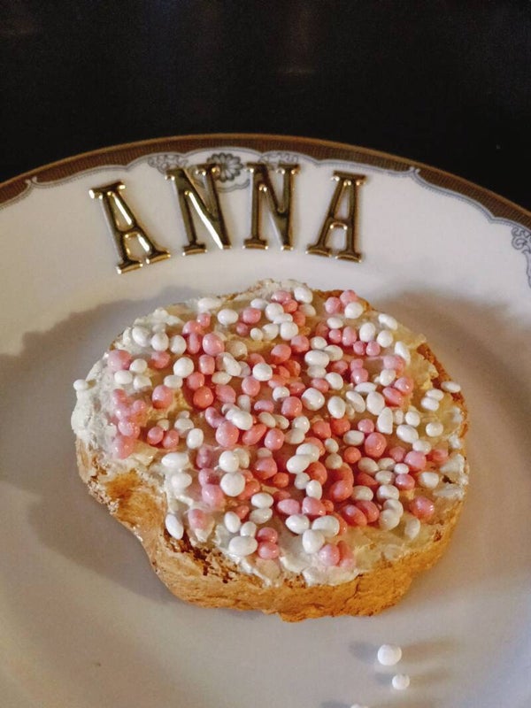 Beschuitje met muisjes met babynaam