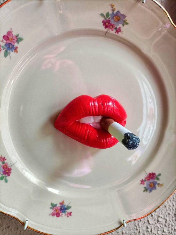 Wandbordje/wandtegeltje lippen met sigaret