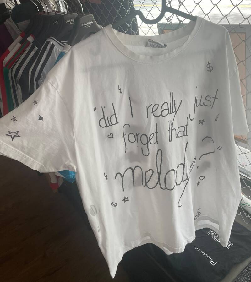 bbno$ Tshirt front