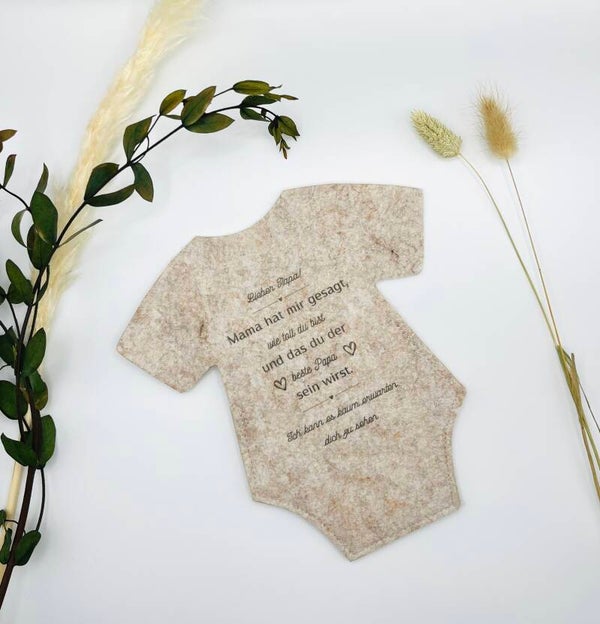 Baby Body aus Filz zur Schwangerschaftverkündung