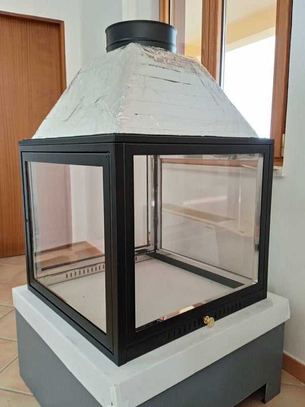 PORTES DE CHEMINÉE À QUATRE CÔTÉS AVEC HOTTE POUR CRÉER UNE CHEMINÉE