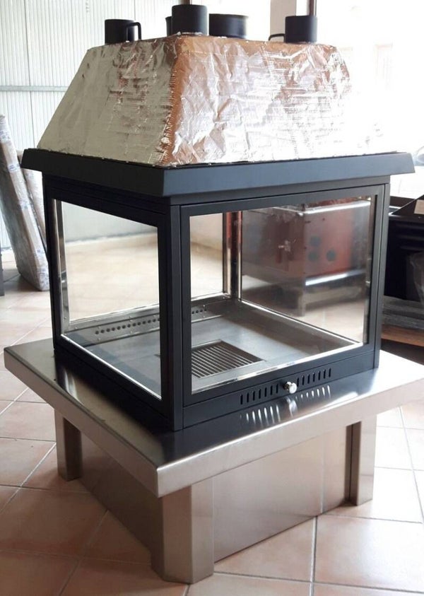 FOYER AU BOIS QUATRE FACES AVEC HOTTE RADIANTE