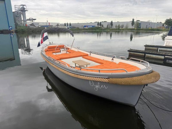 Jan van Gent 820 - Oyster