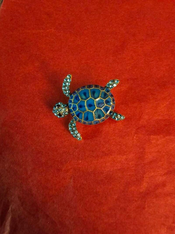 Broche tortue bleu