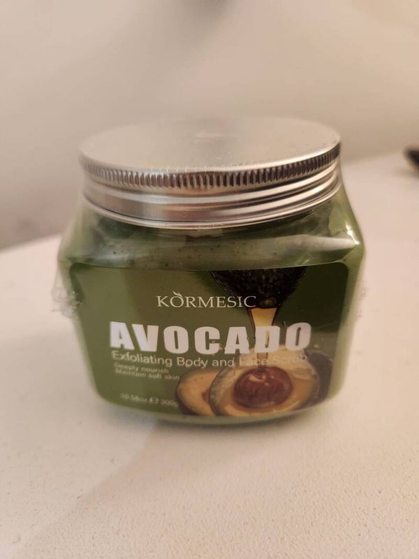 Scrub avocat