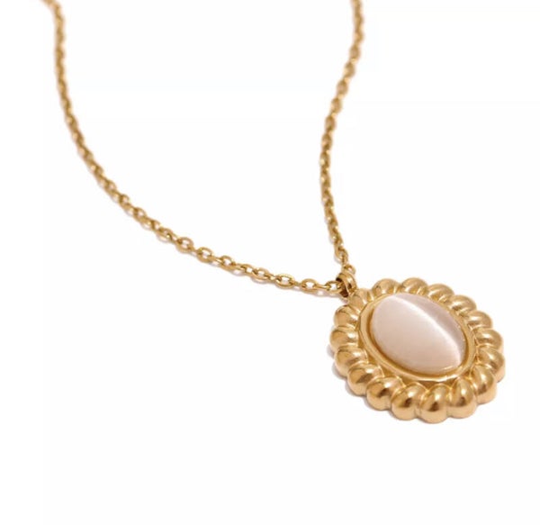 Necklace Vintage Oval