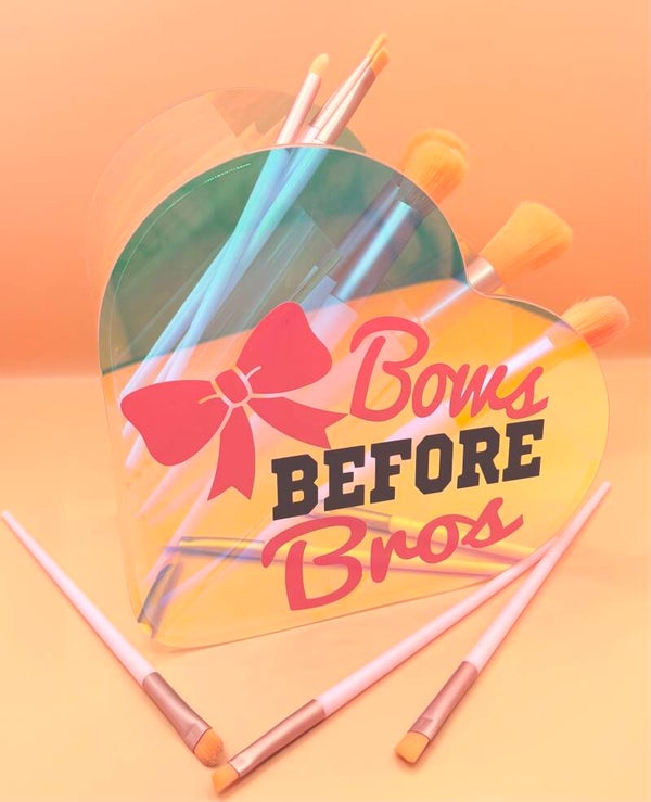 Love heart makeup brush holder
