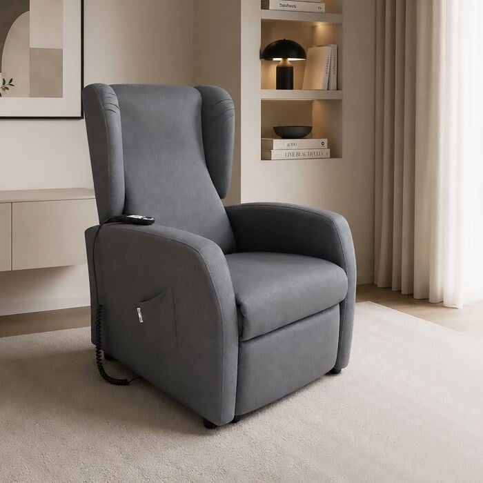 Luxe Italiaanse stoelen van CASA NUOVA living & lifestyle in Valkenswaard, met een elegante uitstraling, comfort en eigentijds design.