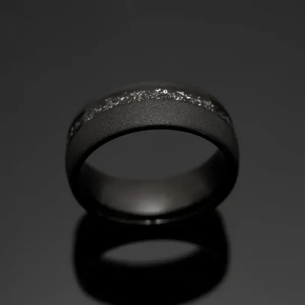 Herrenring aus 8 mm schwarzer Meteorit (Obsidian) mit sandgestrahlter Finish