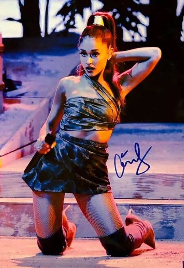 ARIANA GRANDE