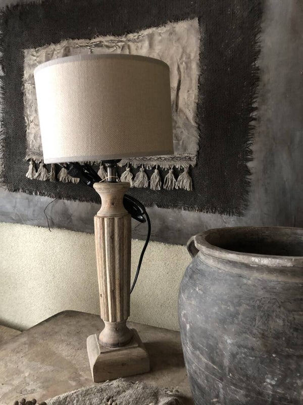 Lichte houten lampenvoet