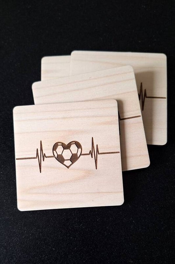 Bierdeckel / Untersetzer Fußball aus Holz