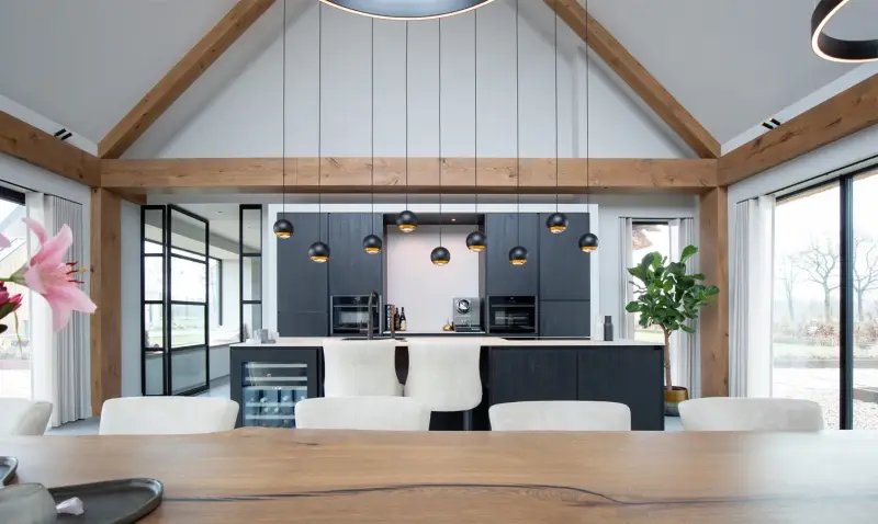 koven maken van eiken balken