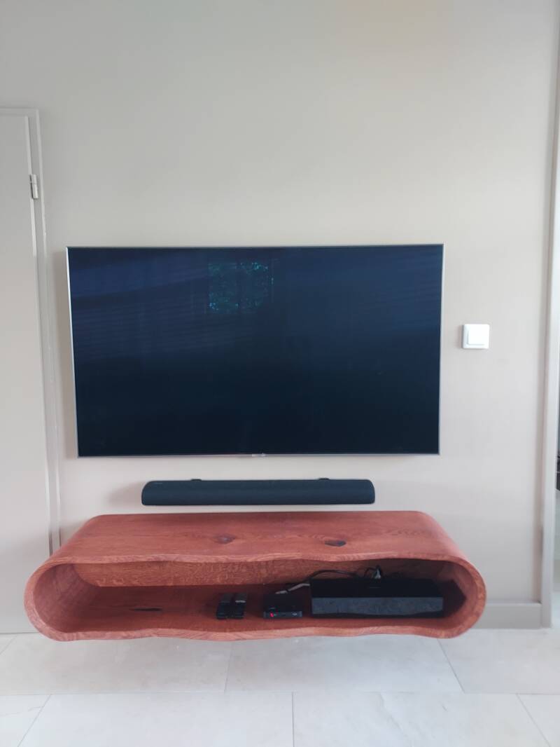 Gebogen tv- muebel opmaat