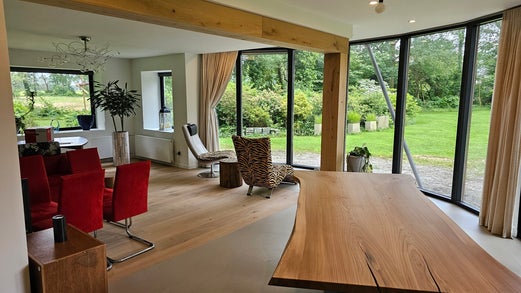 plafond afwerking eiken balken