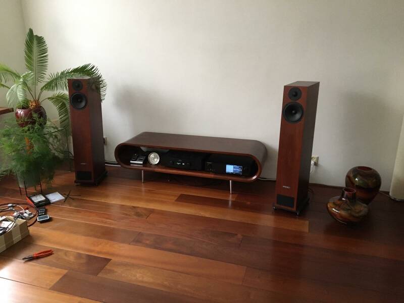 Hifi meubel gebogen eiken
