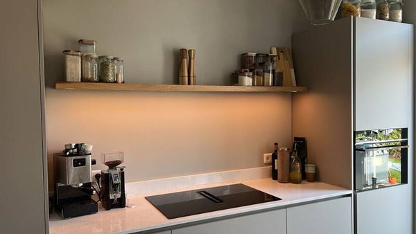 Keukenplank / wandplank met LED-verlichting van rustiek eiken – 4 cm dik TELED