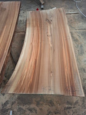 Groot boomstamplank tafelblad ruim 120 cm breed