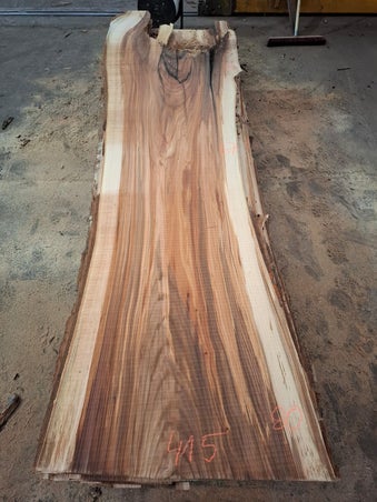 Groot tafelblad uit gestoomd ulmus schaaldelen massief