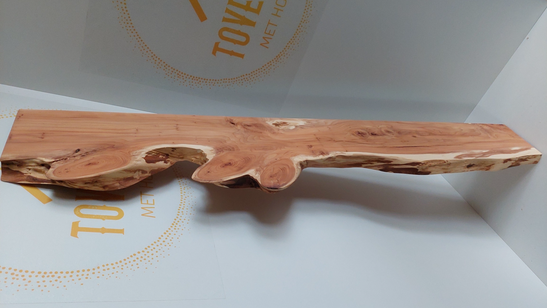 TT01 wandplank, taxus met natuurlijke voorkant 126 cm