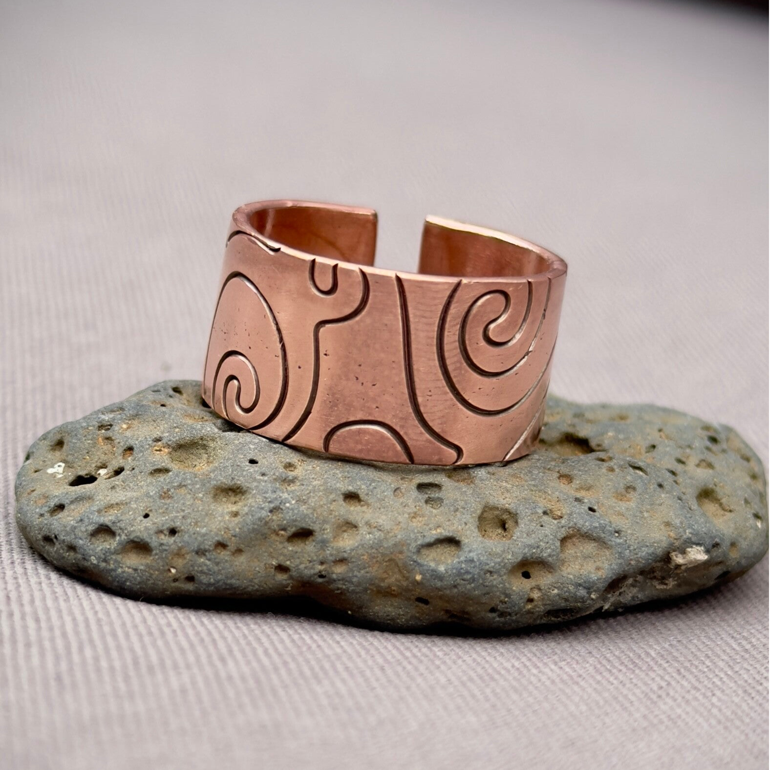 Ancient Pattern Copper Ring (size 3-12)