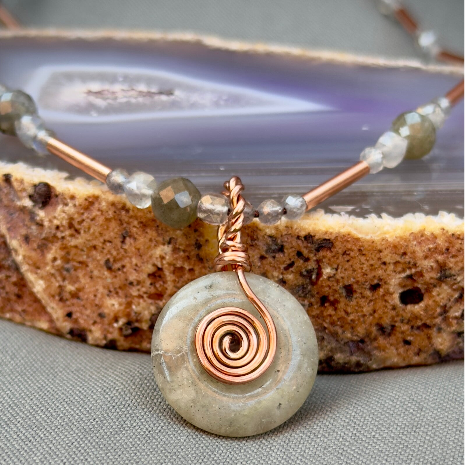 Spiral Necklace with Labradorite in Copper ca. 3 cm
