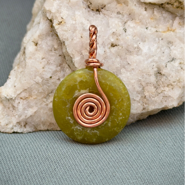 Spiral Pendant with Serpentine (Copper) ca. 3 cm