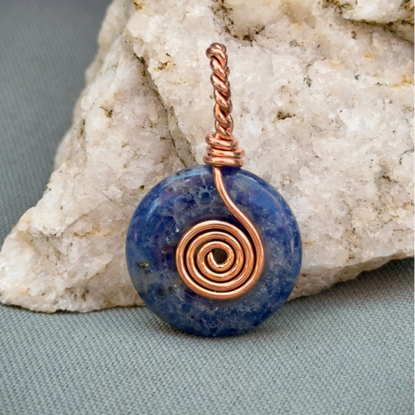 Spiral Pendant with Sodalite (Copper) ca. 3 cm