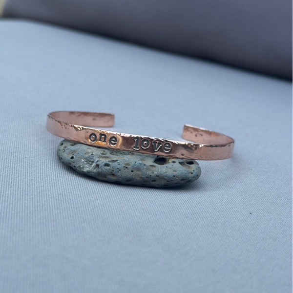 One Love - Hammered Hand Cuff - copper (17-19 cm)
