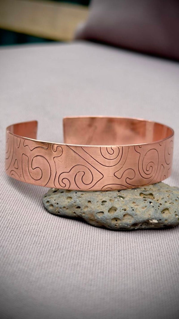 Copper Bracelet Ancient Pattern (18 cm)