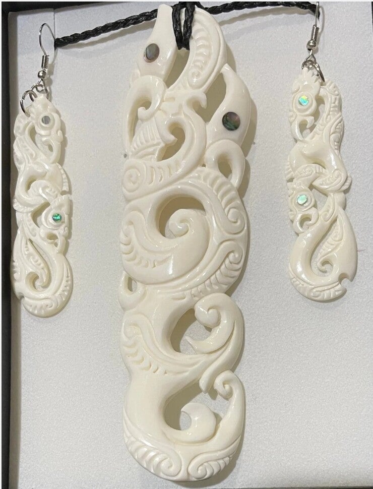 Manaia Bone set