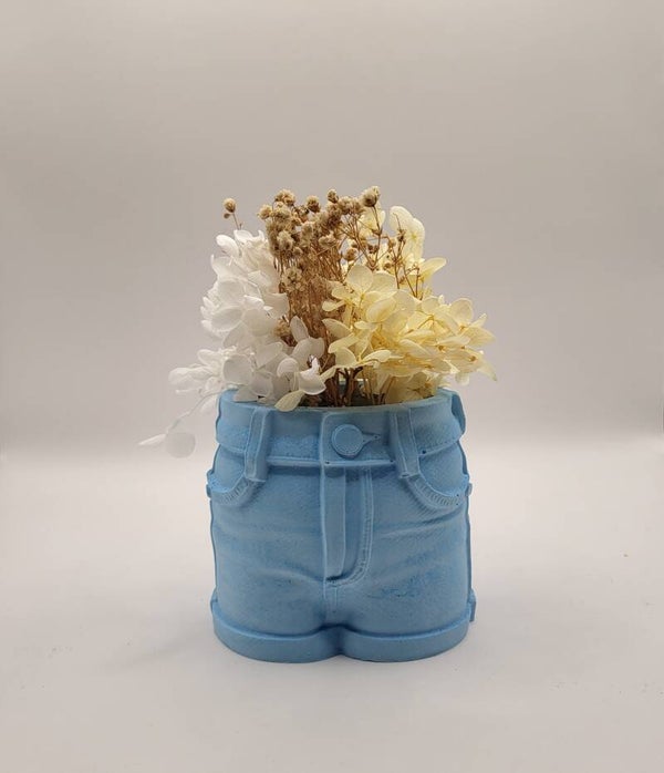 Hose mit Trockenblumen