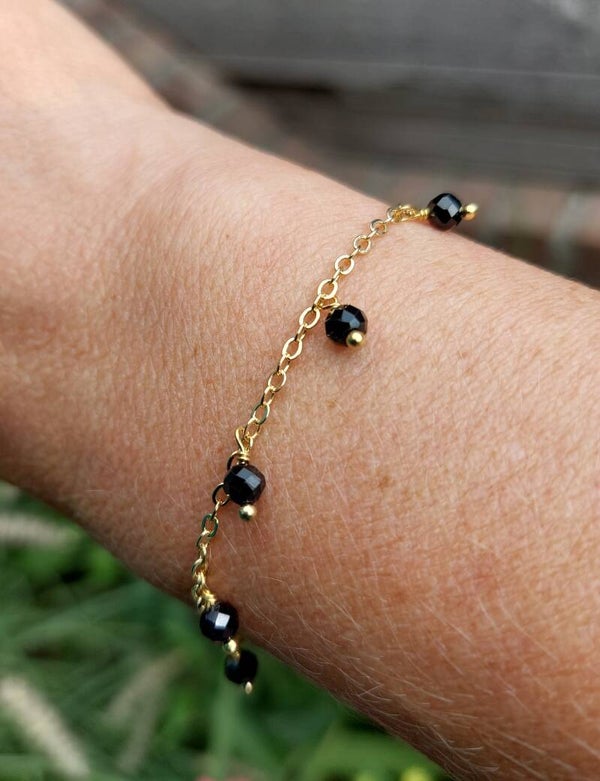 Onyx armbandje (met los hangende kraaltjes)