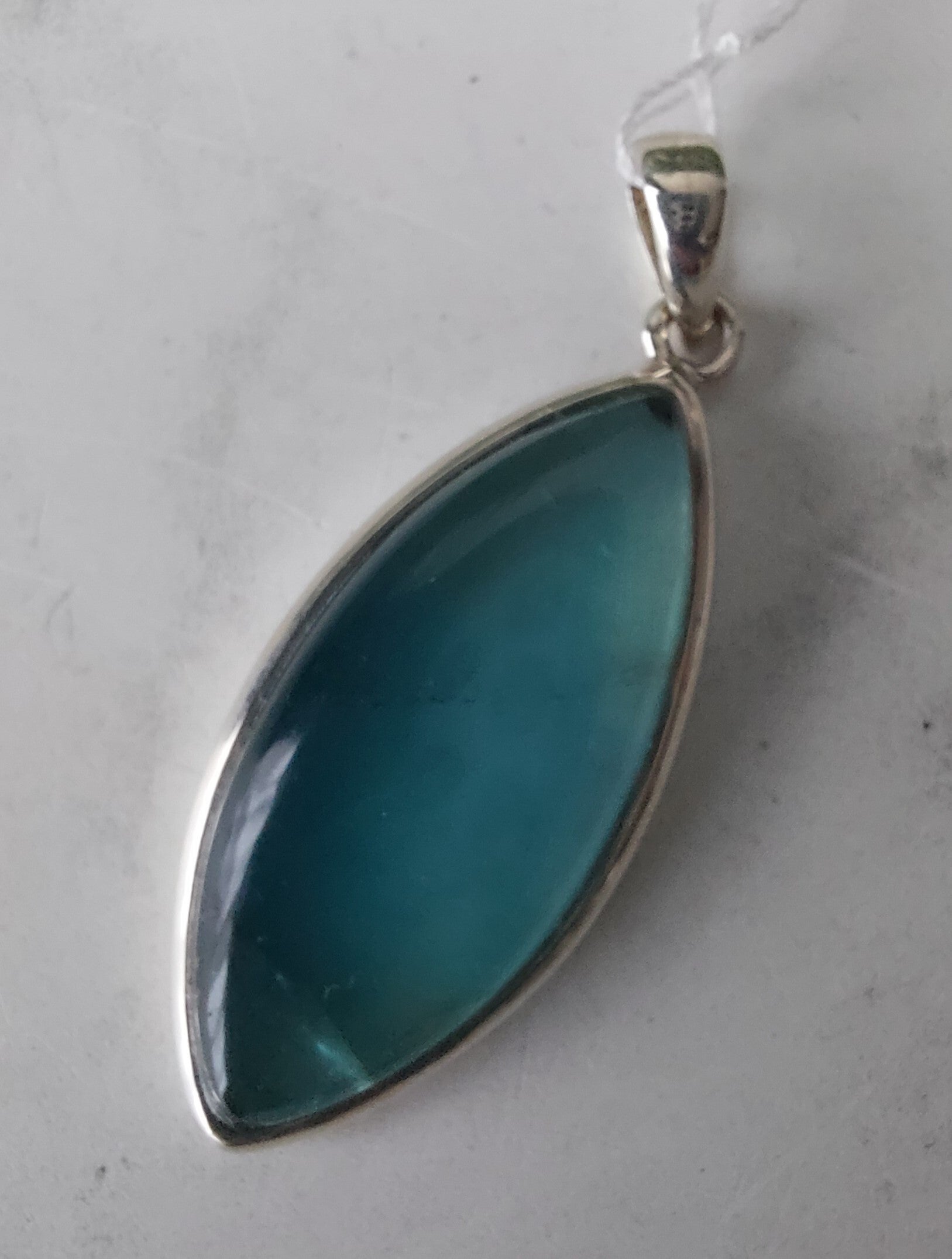 Blauw fluoriet hangertje, echt zilver