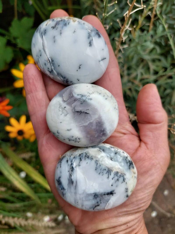 Opaal dendriet handsteen