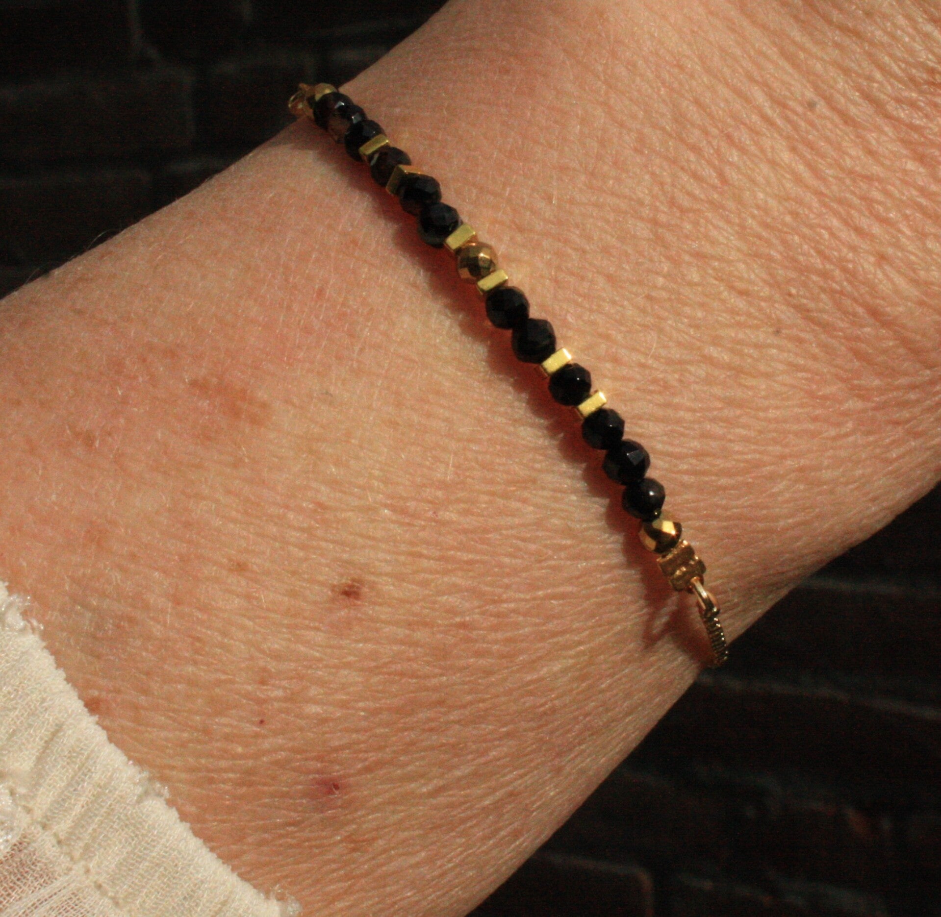 Onyx armbandje (goudkleurig)