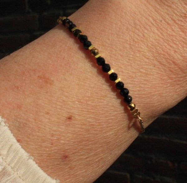 Onyx armbandje (goudkleurig)