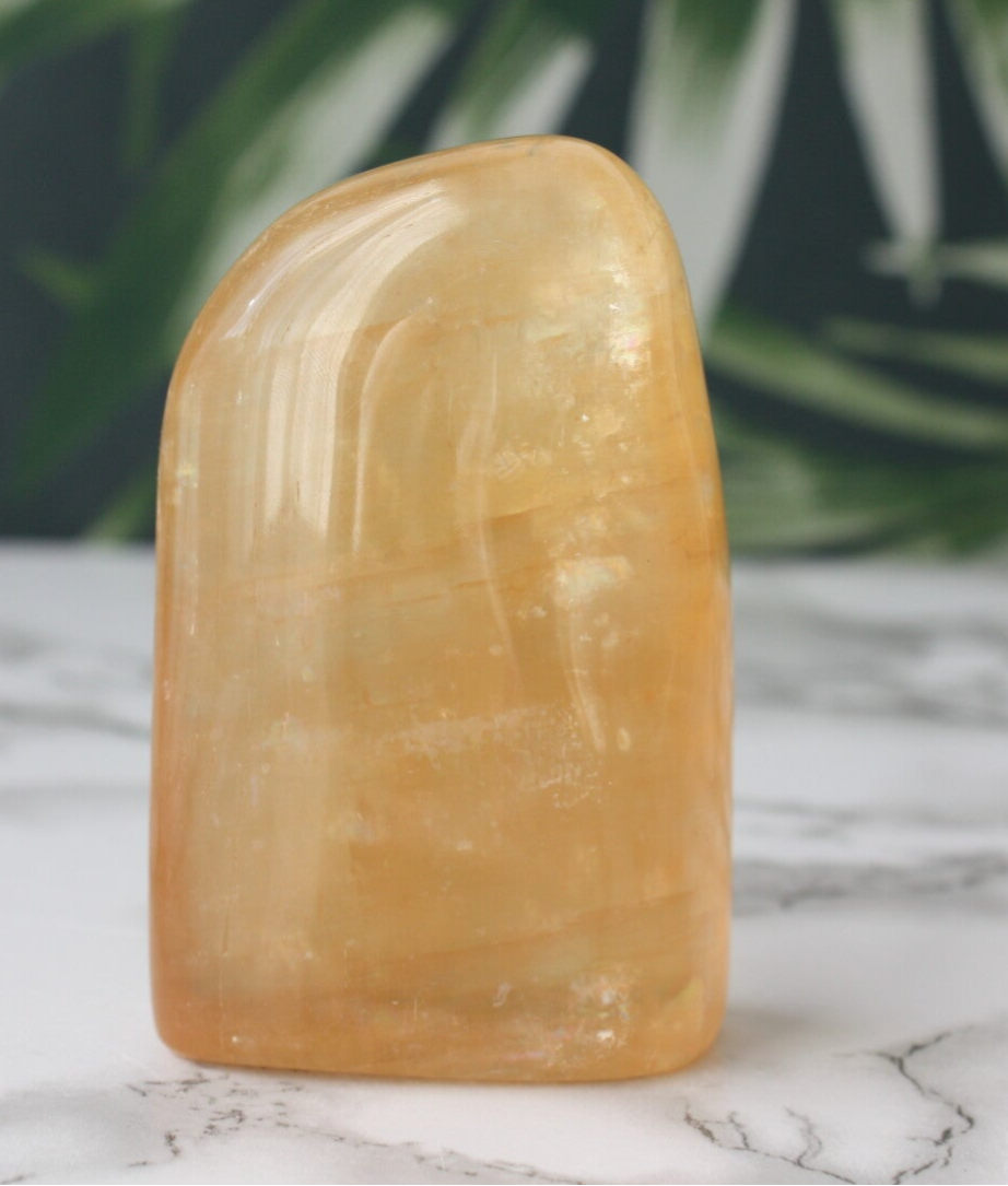 Gele calciet freeform 01