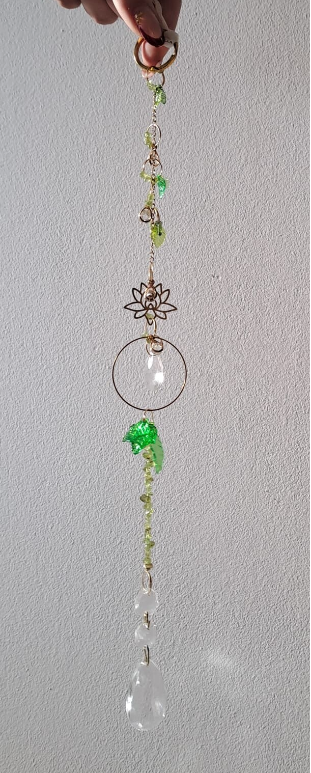 Peridoot suncatcher 01