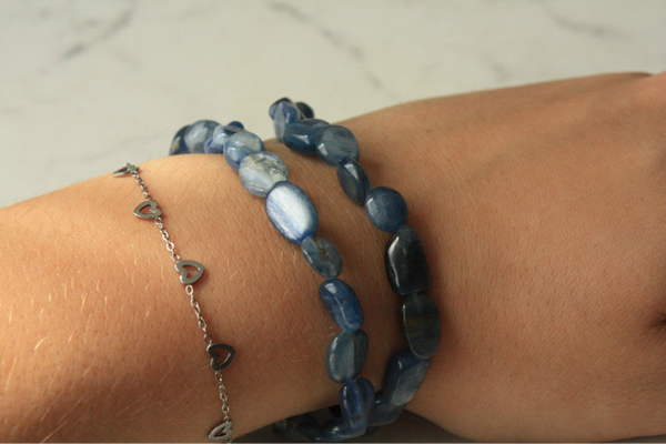 Blauw kyaniet nugget armbandje