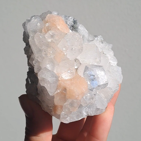 Apofyliet met stilbiet 15